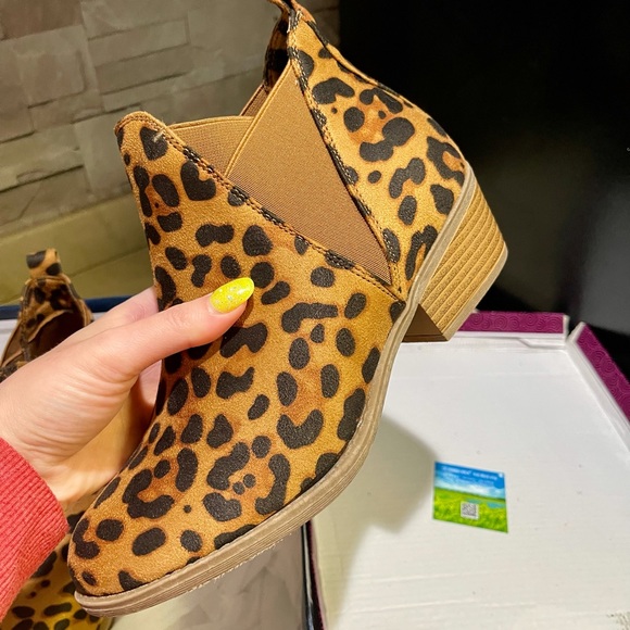 NWT Leopard booties - Picture 6 of 9